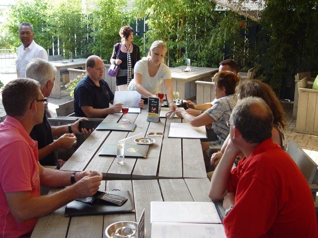 diebedienung.jpg